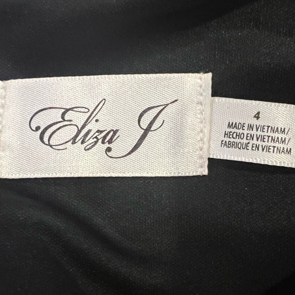 EUC SZ 4 Eliza J Embellished Black Crop Top - Picture 5 of 5